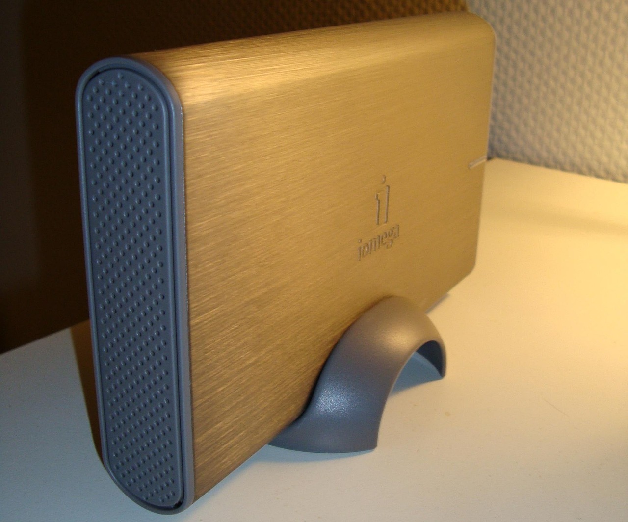 External storage drive representing independent backups for Obsidian vault recovery.